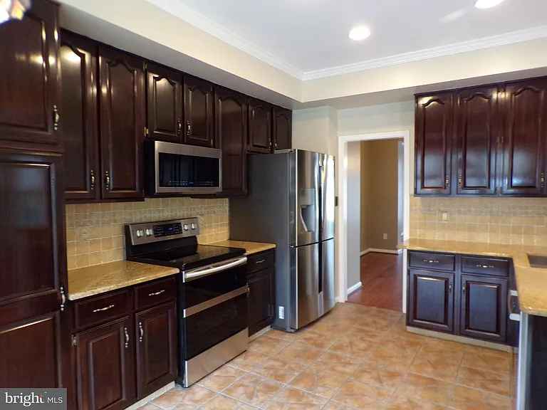 6624 Thurlton Dr — Photo 6