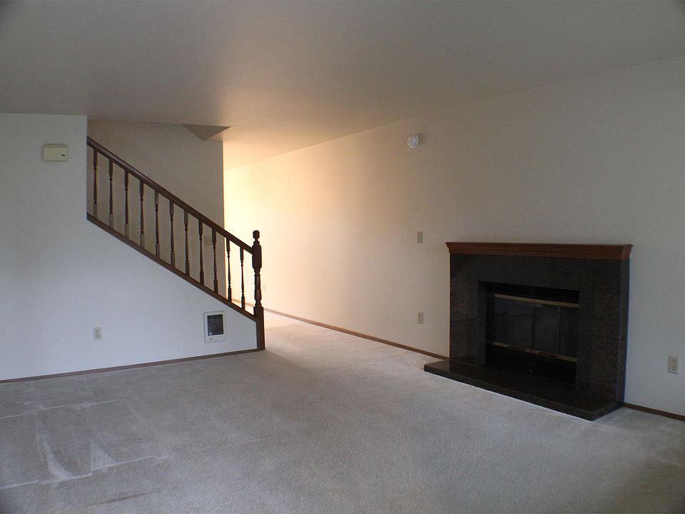Living room with Fireplace