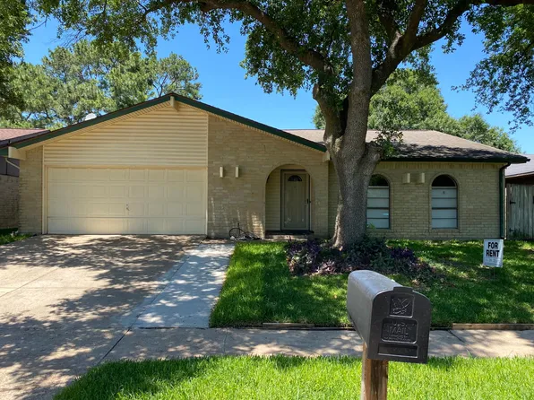 16826 Clan Macintosh Dr, Houston, TX 77084