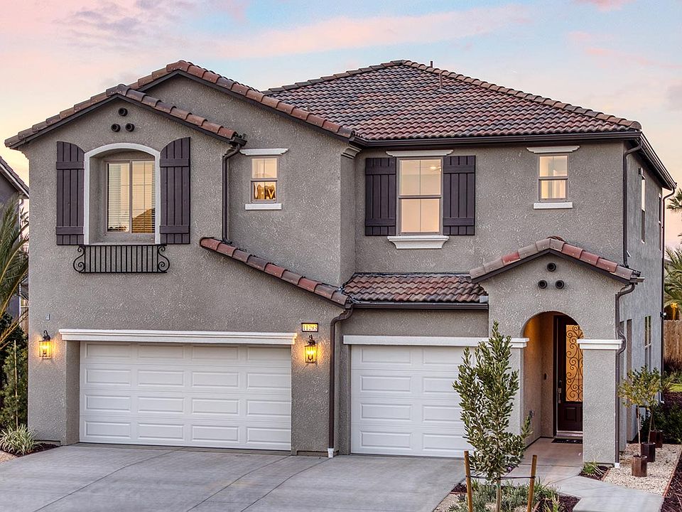 Canvas 11 - Spanish Exterior