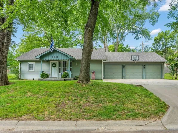 1039 Fir St, Eudora, KS 66025