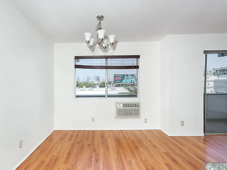 1000 S Wooster St — Photo 16