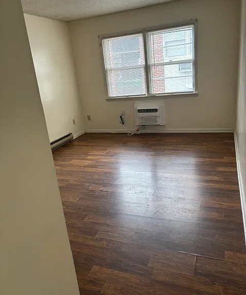304 Longview St #B4 — Photo 8