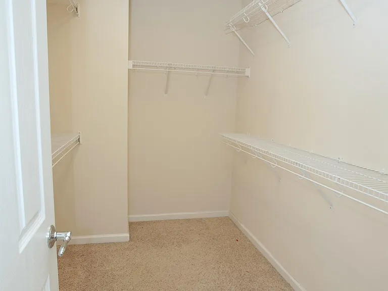 2105 Corwith Dr — Photo 19