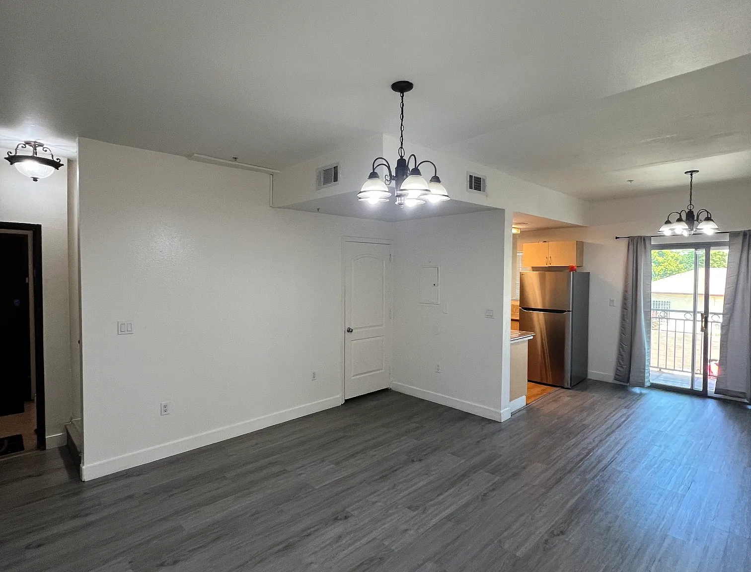 2 bed, 1000 sqft, $2,749 — Photo 4