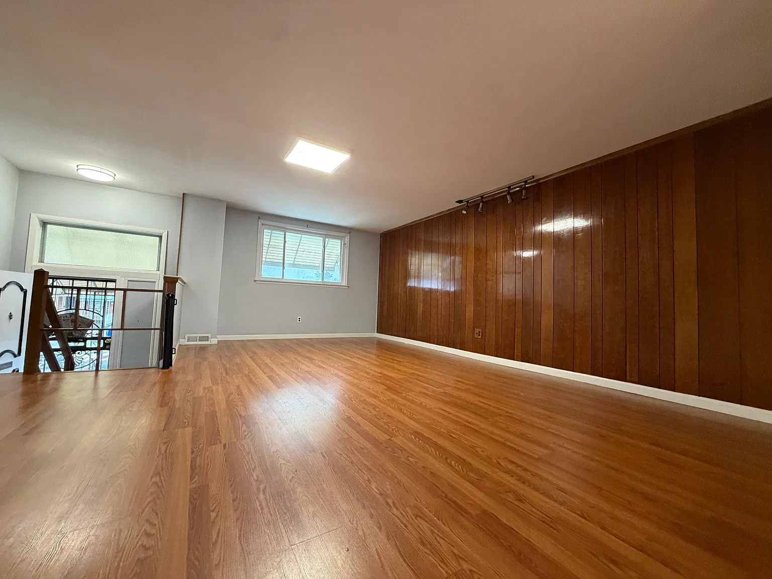 3 bed, 1360 sqft, $1,800 — Photo 2