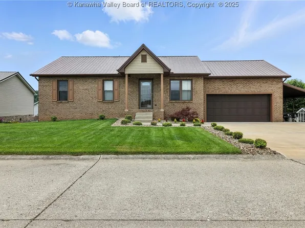 1504 Thistlewood Dr, Hurricane, WV 25526