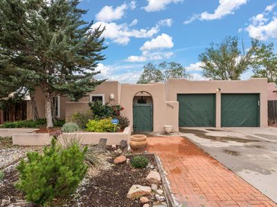 2906 Camino Esquinas, Santa Fe, NM, 87507