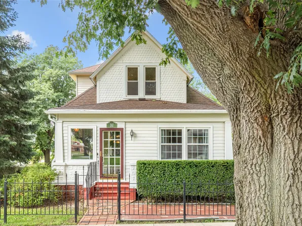 707 Hatton Ave, Dallas Center, IA 50063