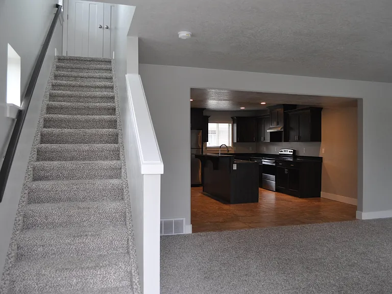 417 W 1400 N #102 — Photo 4