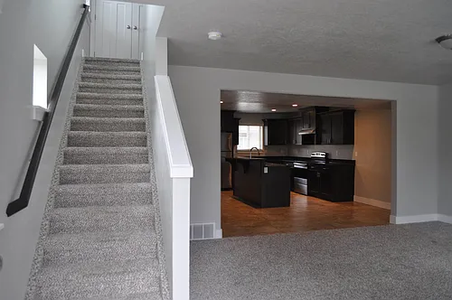 435 W 1400 N #102 Photo 1