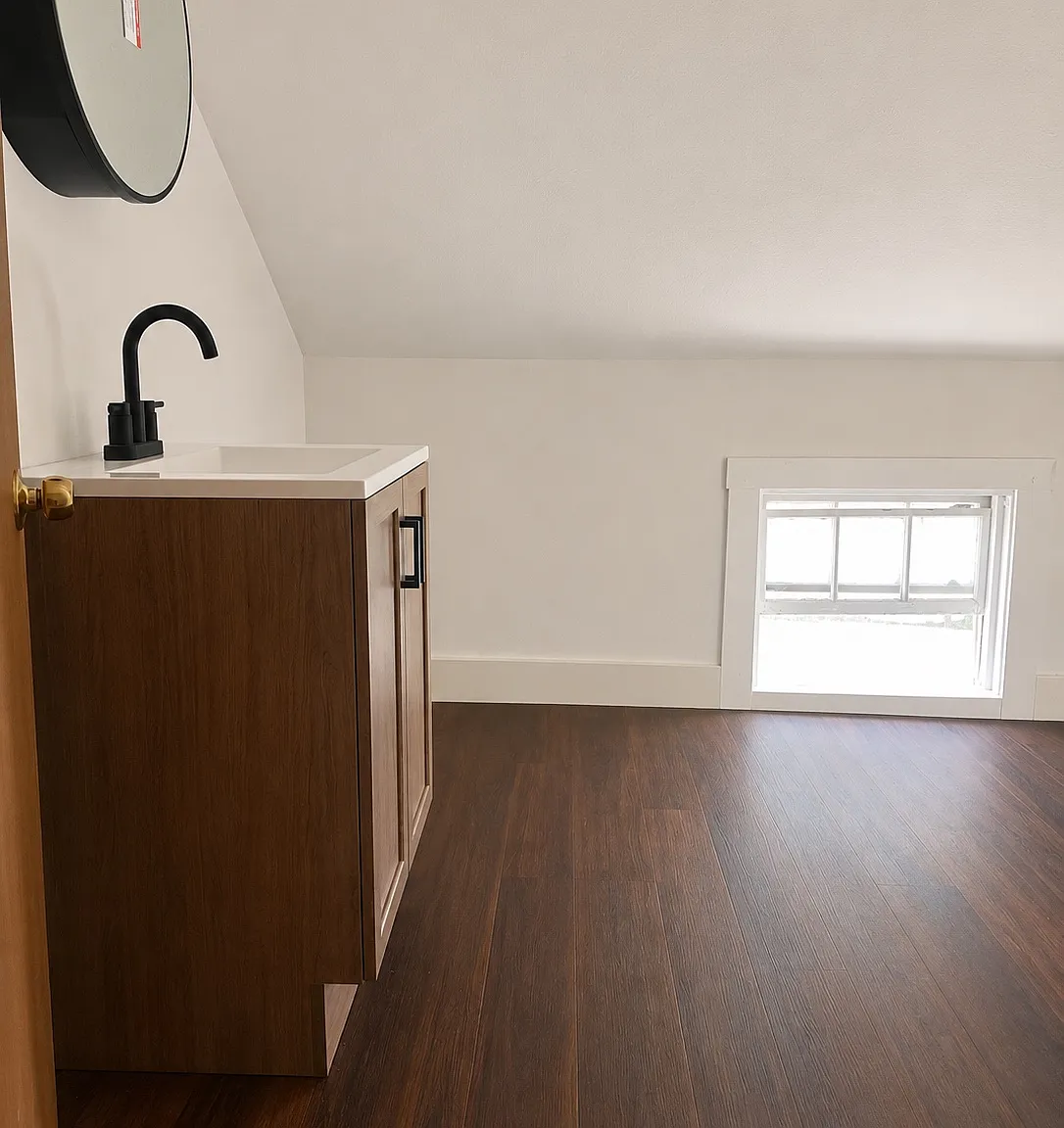 1042 Douglas Ave — Photo 2
