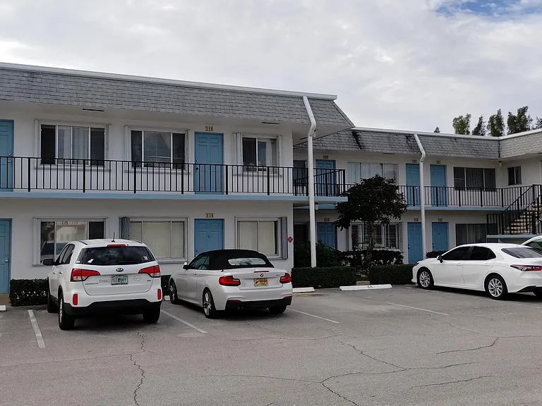 2880 Lake Osborne Dr #209 — Photo 24