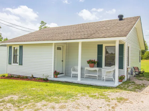 544 Circle Hill Dr, Selmer, TN 38375