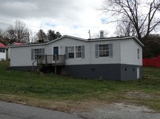 512 1st St SE, Pulaski, VA 24301