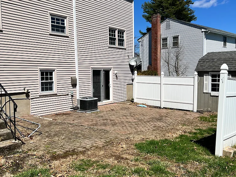 98 Kirkwood Rd — Photo 12