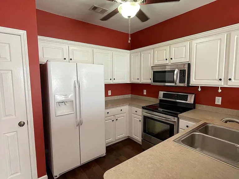 102 Nobska Light Ct — Photo 9