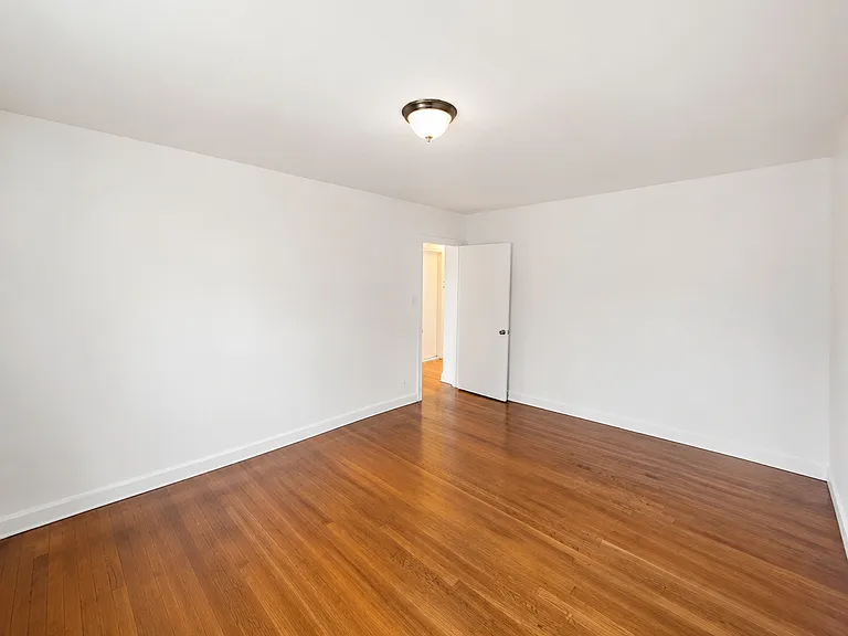 8239 Williams Ave — Photo 12