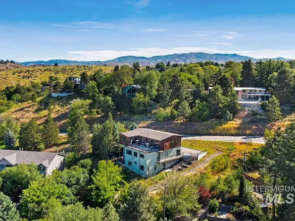 1015 E Shaw Mountain Rd, Boise, ID 83712
