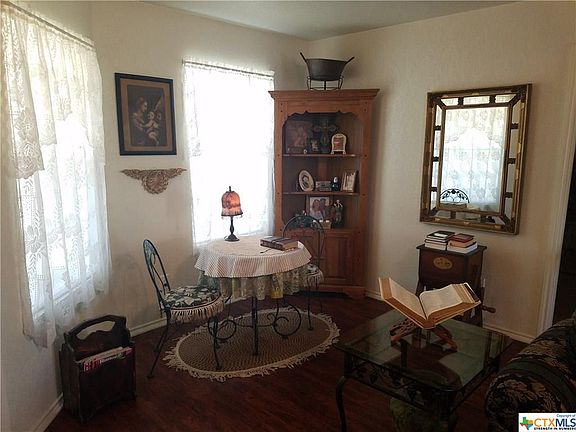 4th image of 661 Crosspoint Dr