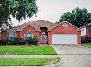 2725 White Oak Dr, Grand Prairie, TX 75052