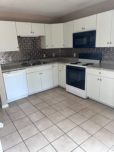 1216 Seminole Dr #2 Photo 1