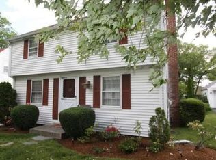 28 Vokes Ter, Lynnfield, MA 01940