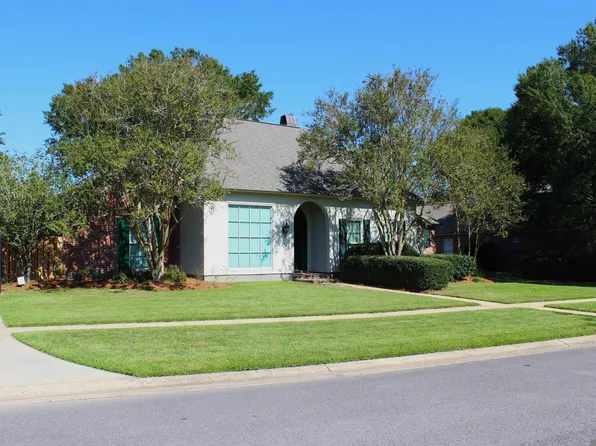 18225 Bel Meadow Ave, Baton Rouge, LA 70810