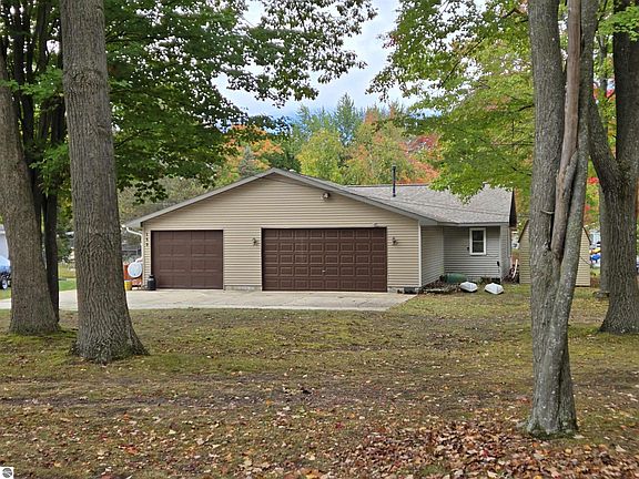 3rd image of 159 Aspenwood Dr