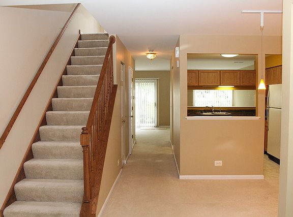 2nd image of 797 N Shady Oaks Dr