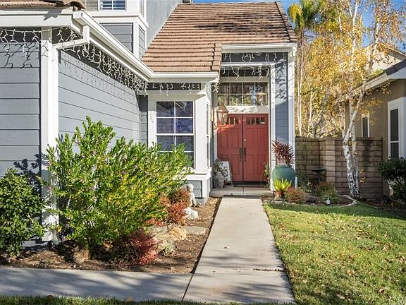 3rd image of 27560 Courtview Dr