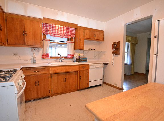5th image of 10135 S Homan Ave