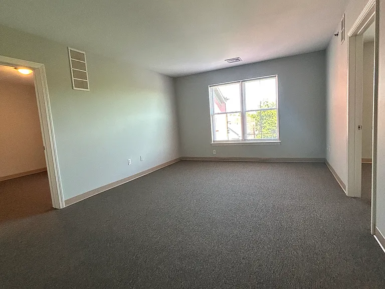 40 Ferry St — Photo 14