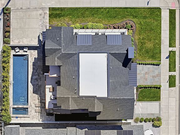 2nd image of 401 E 7th Ave