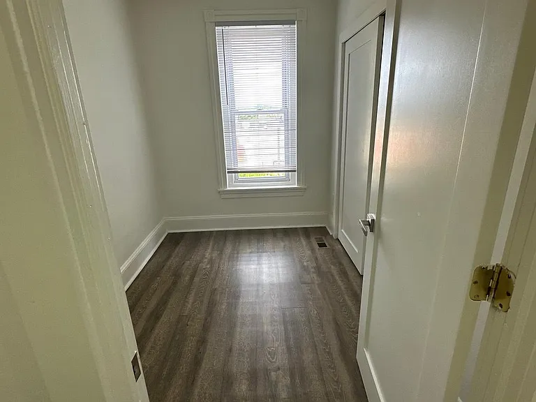 482 Martin St — Photo 35