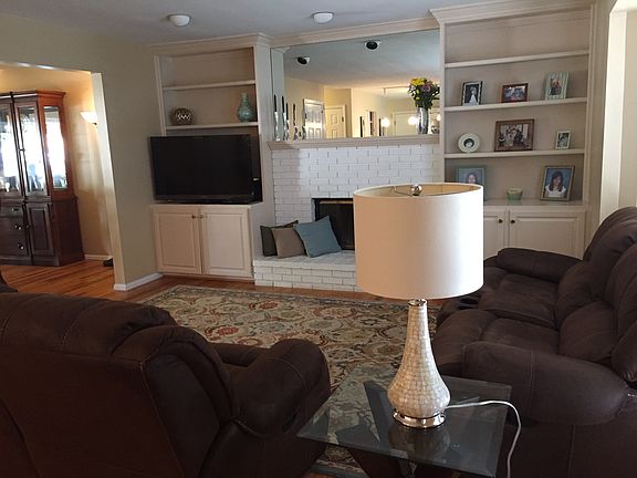 5th image of 10910 Leighton Ct