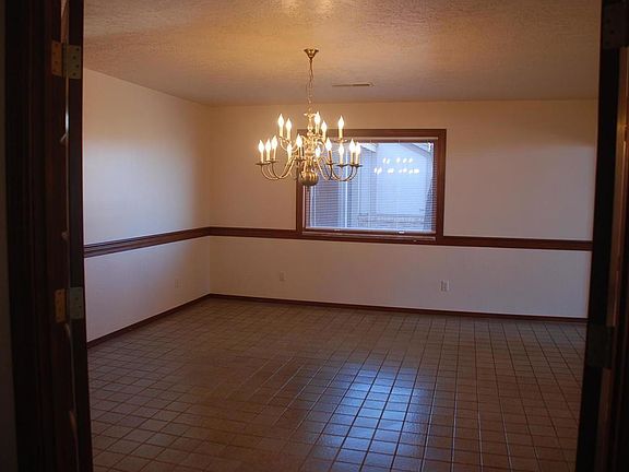3rd image of 15 Coyote Ln