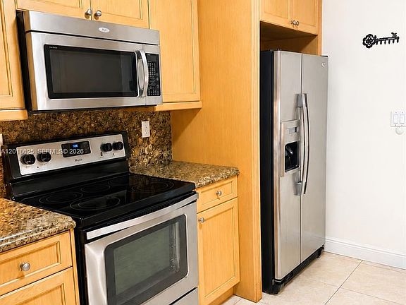 3rd image of 765 W 70th Pl
