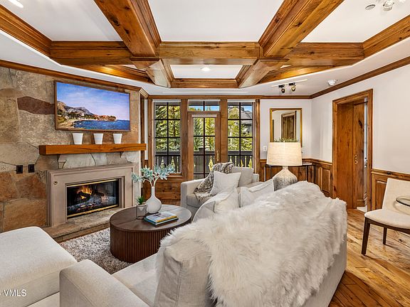 2nd image of 17 Chateau Ln #309