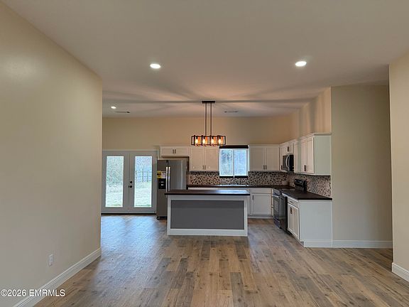 4th image of 103 Gateway Dr