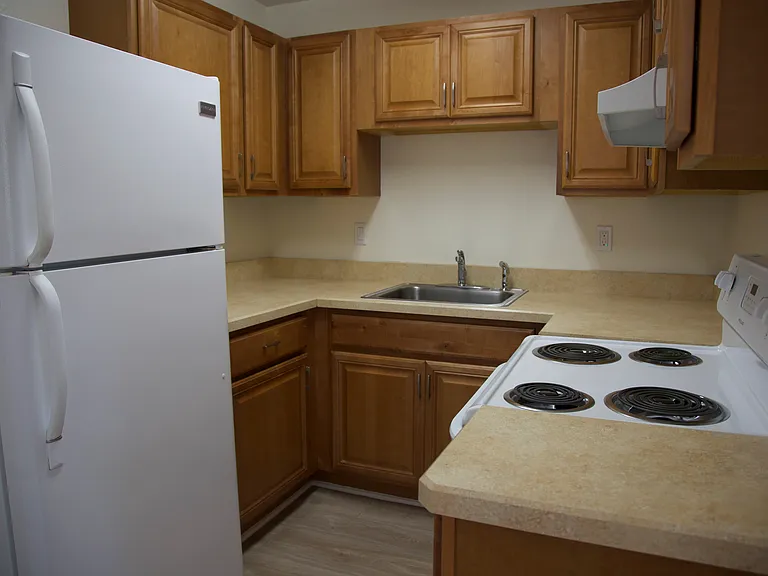 917 E Gutierrez St #917B — Photo 6