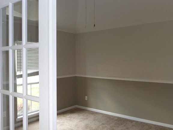 2nd image of 1796 Hollow Glen Dr