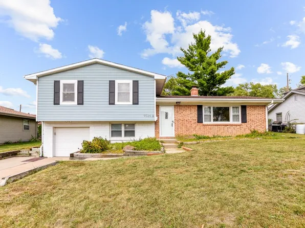 9026 Berry St, Omaha, NE 68127