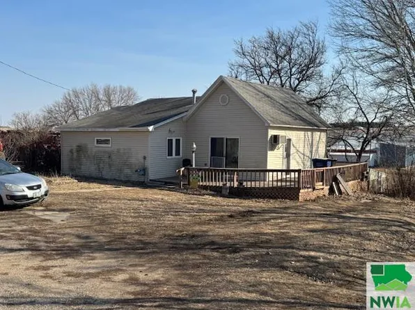 324 E 2nd St, Kingsley, IA 51028