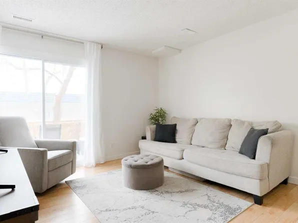 420 E Grier Ave NE #23, Calgary, AB T2K 5X6