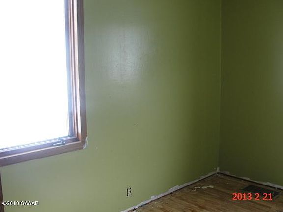 3rd image of 105 S 1st Ave