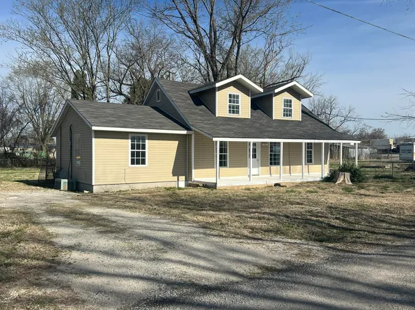 209 S Center Street, Willow Springs, MO 65793