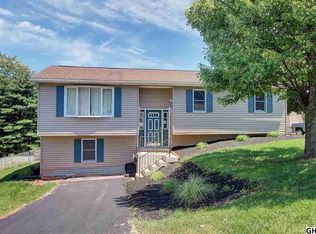 35 Hillcrest Cir, Etters, PA 17319