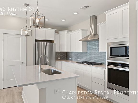 2nd image of 543 Rhythm St