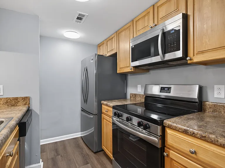 3528 Dublin Ct — Photo 7